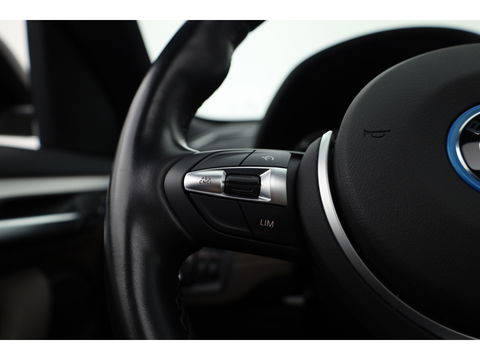 BMW X1 xDrive25e M Sport | Pano | HUD | Leder | Camera | Keyless | Navi | Stoelverw. | Apple CarPlay