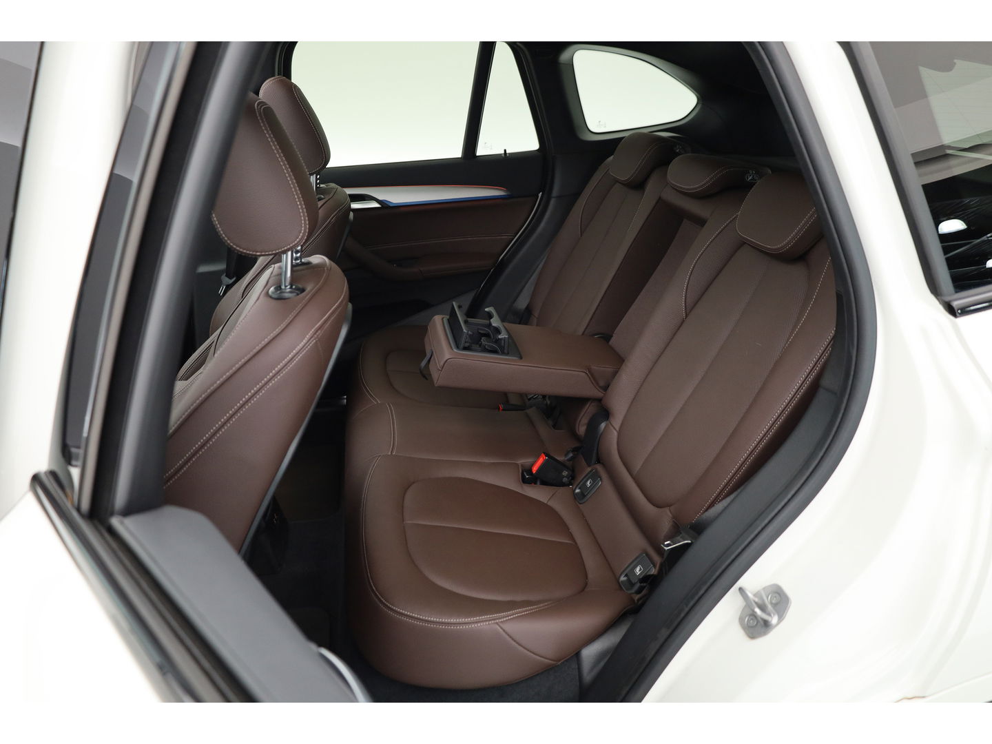 BMW X1 xDrive25e M Sport | Pano | HUD | Leder | Camera | Keyless | Navi | Stoelverw. | Apple CarPlay