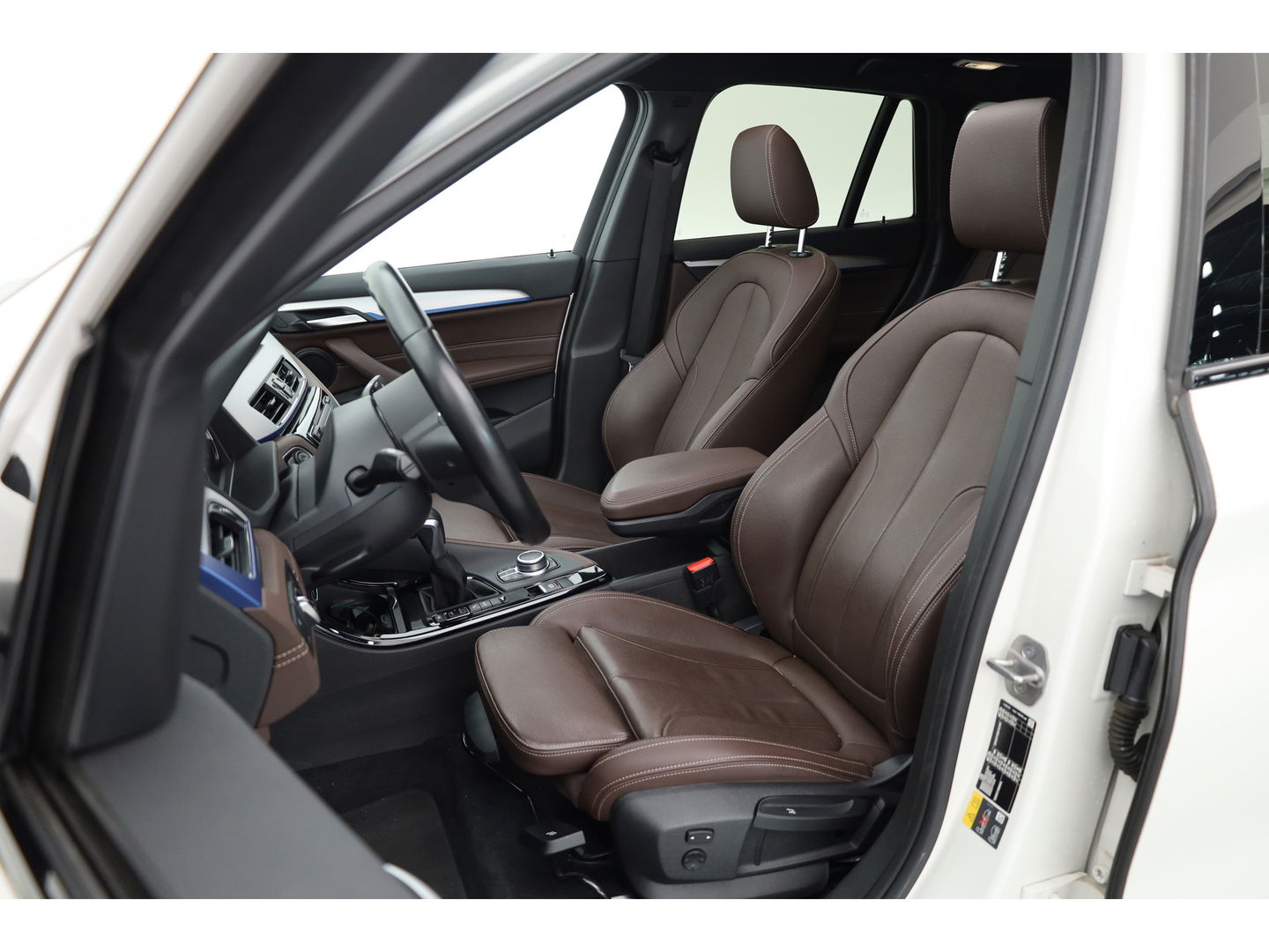 BMW X1 xDrive25e M Sport | Pano | HUD | Leder | Camera | Keyless | Navi | Stoelverw. | Apple CarPlay