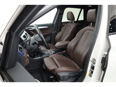 BMW X1 xDrive25e M Sport | Pano | HUD | Leder | Camera | Keyless | Navi | Stoelverw. | Apple CarPlay