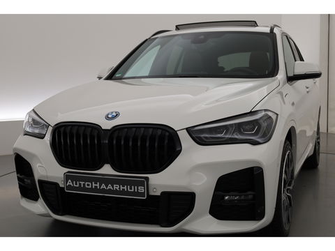 BMW X1 xDrive25e M Sport | Pano | HUD | Leder | Camera | Keyless | Navi | Stoelverw. | Apple CarPlay