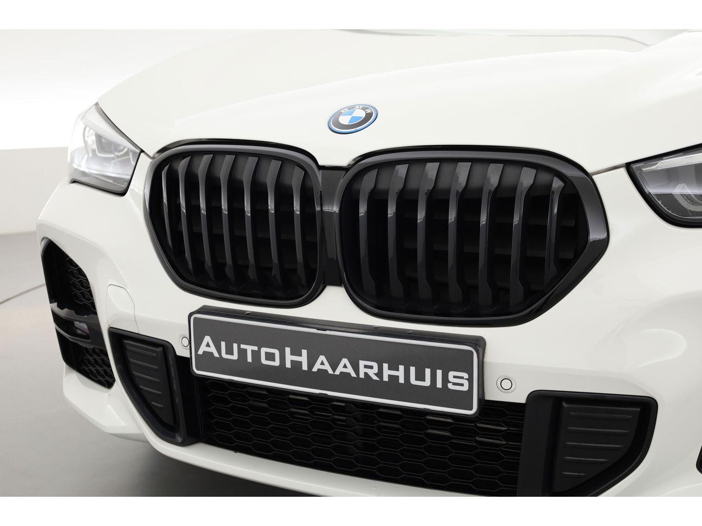 BMW X1 xDrive25e M Sport | Pano | HUD | Leder | Camera | Keyless | Navi | Stoelverw. | Apple CarPlay
