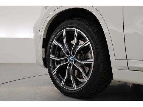 BMW X1 xDrive25e M Sport | Pano | HUD | Leder | Camera | Keyless | Navi | Stoelverw. | Apple CarPlay