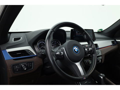 BMW X1 xDrive25e M Sport | Pano | HUD | Leder | Camera | Keyless | Navi | Stoelverw. | Apple CarPlay