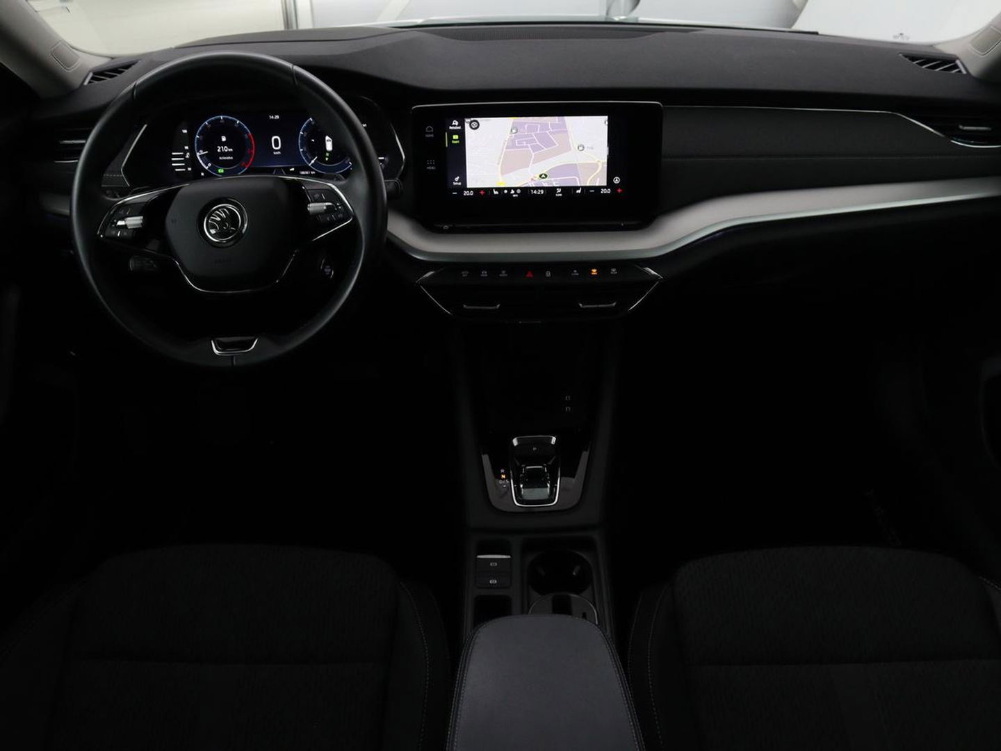 Škoda Octavia 1.0 e-TSI Bns Edition Plus | Memory | Stoelverwarming | Trekhaak | Elektrische achterklep | Head-up | Adaptive cruise control
