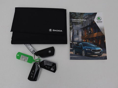 Škoda Octavia 1.0 e-TSI Bns Edition Plus | Memory | Stoelverwarming | Trekhaak | Elektrische achterklep | Head-up | Adaptive cruise control