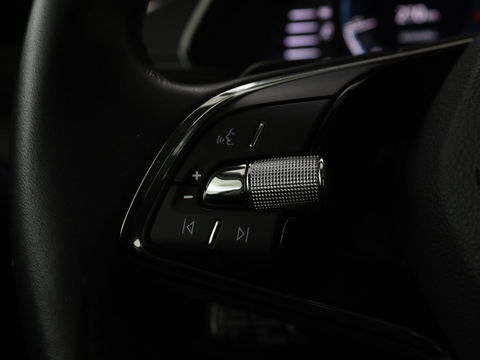 Škoda Octavia 1.0 e-TSI Bns Edition Plus | Memory | Stoelverwarming | Trekhaak | Elektrische achterklep | Head-up | Adaptive cruise control