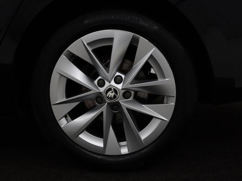 Škoda Octavia 1.0 e-TSI Bns Edition Plus | Memory | Stoelverwarming | Trekhaak | Elektrische achterklep | Head-up | Adaptive cruise control