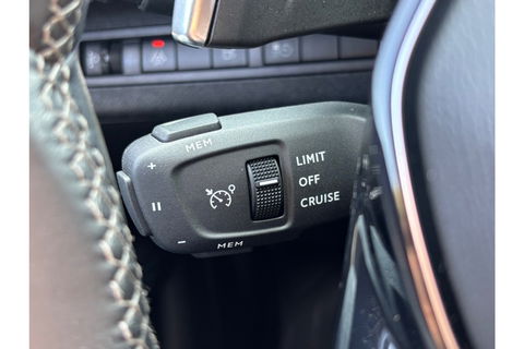 Peugeot 3008 1.6 HYBRID ALLURE P.BNS NAVI LMV AIRCO PDC CAMERA
