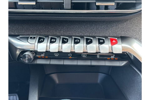 Peugeot 3008 1.6 HYBRID ALLURE P.BNS NAVI LMV AIRCO PDC CAMERA