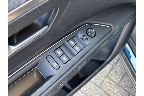 Peugeot 3008 1.6 HYBRID ALLURE P.BNS NAVI LMV AIRCO PDC CAMERA