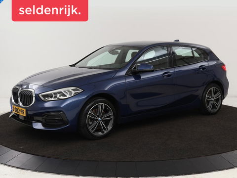 BMW 1-serie 118i Intro Ed. | Carplay | Full LED | Sportstoelen | Navigatie | Climate control | Bleutooth | PDC | Trekhaak | Sfeerverlichting