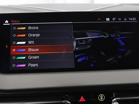 BMW 1-serie 118i Intro Ed. | Carplay | Full LED | Sportstoelen | Navigatie | Climate control | Bleutooth | PDC | Trekhaak | Sfeerverlichting
