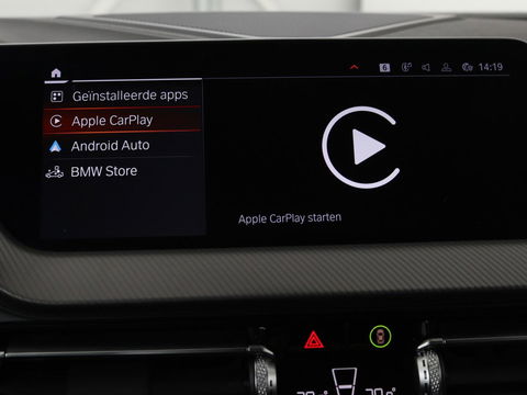 BMW 1-serie 118i Intro Ed. | Carplay | Full LED | Sportstoelen | Navigatie | Climate control | Bleutooth | PDC | Trekhaak | Sfeerverlichting