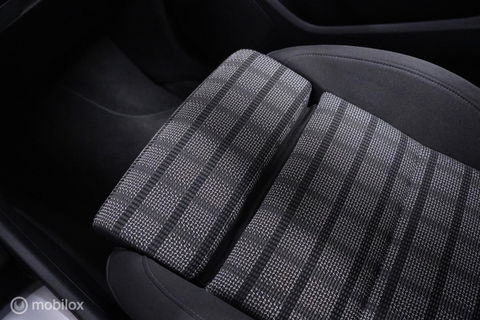 Audi Q3 1.4 TFSI CoD Design Pro Line Plus | LED | S tronic | Lage km stand | Rijklaarprijs |