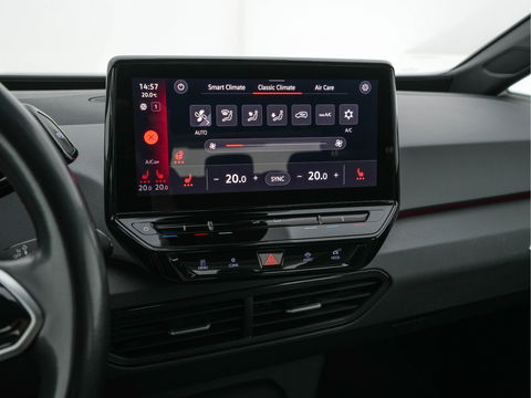 Volkswagen ID.3 First 58 kWh (INCL-BTW) *ADAPTIVE-CRUISE | FULL-LED | NAVI-FULLMAP | DIGI-COCKPIT | HEATED-COMFORT-SEATS | DAB+ | AMBIENT-LIGHT | MICROFIBRE | ECC | IQ-DRIVE | PDC | 18''ALU *
