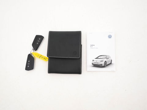 Volkswagen ID.3 First 58 kWh (INCL-BTW) *ADAPTIVE-CRUISE | FULL-LED | NAVI-FULLMAP | DIGI-COCKPIT | HEATED-COMFORT-SEATS | DAB+ | AMBIENT-LIGHT | MICROFIBRE | ECC | IQ-DRIVE | PDC | 18''ALU *