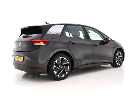 Volkswagen ID.3 First 58 kWh (INCL-BTW) *ADAPTIVE-CRUISE | FULL-LED | NAVI-FULLMAP | DIGI-COCKPIT | HEATED-COMFORT-SEATS | DAB+ | AMBIENT-LIGHT | MICROFIBRE | ECC | IQ-DRIVE | PDC | 18''ALU *