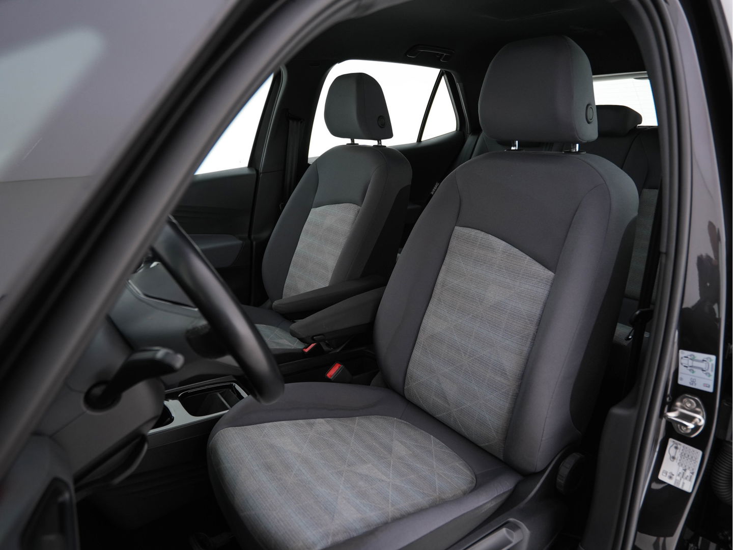 Volkswagen ID.3 First 58 kWh (INCL-BTW) *ADAPTIVE-CRUISE | FULL-LED | NAVI-FULLMAP | DIGI-COCKPIT | HEATED-COMFORT-SEATS | DAB+ | AMBIENT-LIGHT | MICROFIBRE | ECC | IQ-DRIVE | PDC | 18''ALU *