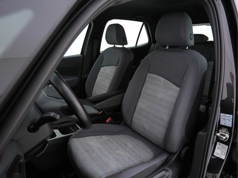 Volkswagen ID.3 First 58 kWh (INCL-BTW) *ADAPTIVE-CRUISE | FULL-LED | NAVI-FULLMAP | DIGI-COCKPIT | HEATED-COMFORT-SEATS | DAB+ | AMBIENT-LIGHT | MICROFIBRE | ECC | IQ-DRIVE | PDC | 18''ALU *