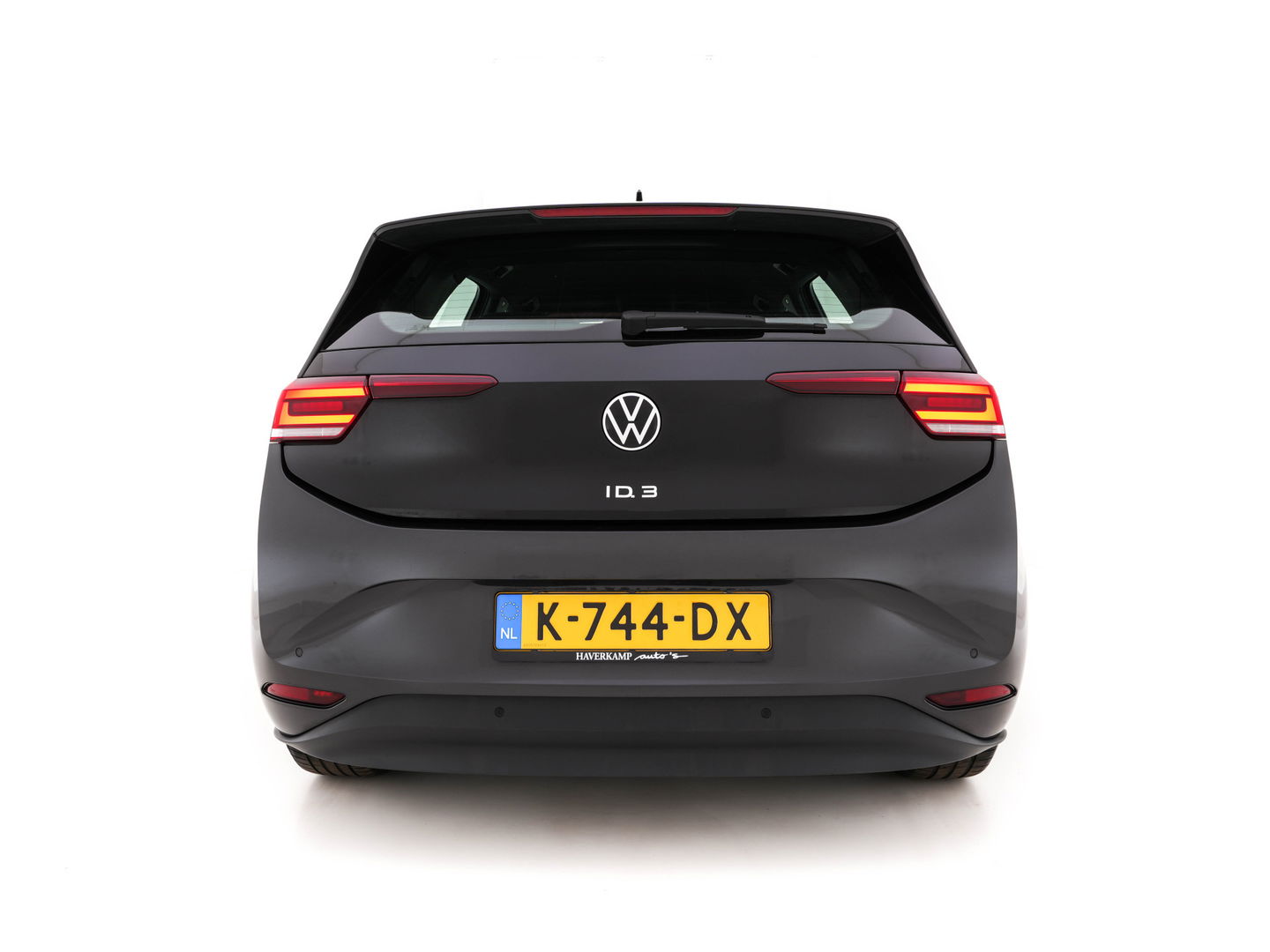 Volkswagen ID.3 First 58 kWh (INCL-BTW) *ADAPTIVE-CRUISE | FULL-LED | NAVI-FULLMAP | DIGI-COCKPIT | HEATED-COMFORT-SEATS | DAB+ | AMBIENT-LIGHT | MICROFIBRE | ECC | IQ-DRIVE | PDC | 18''ALU *