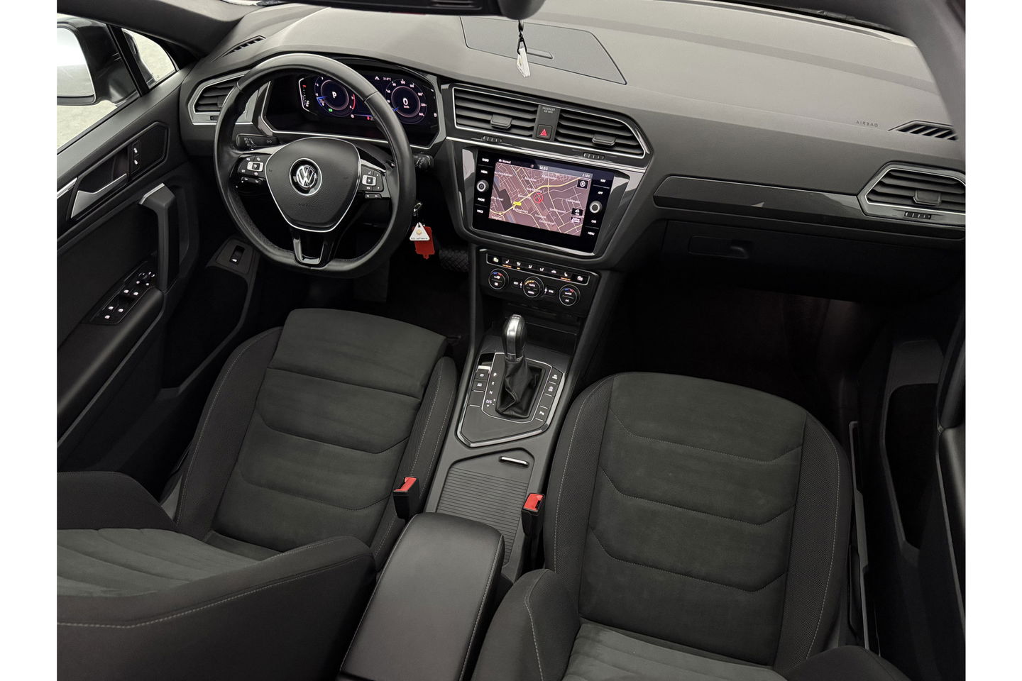 Volkswagen Tiguan 1.5 TSI 150PK ACT R-Line Pano LED Virtual Clima Cruise Carplay Navi PDC 19"LMV