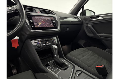 Volkswagen Tiguan 1.5 TSI 150PK ACT R-Line Pano LED Virtual Clima Cruise Carplay Navi PDC 19"LMV