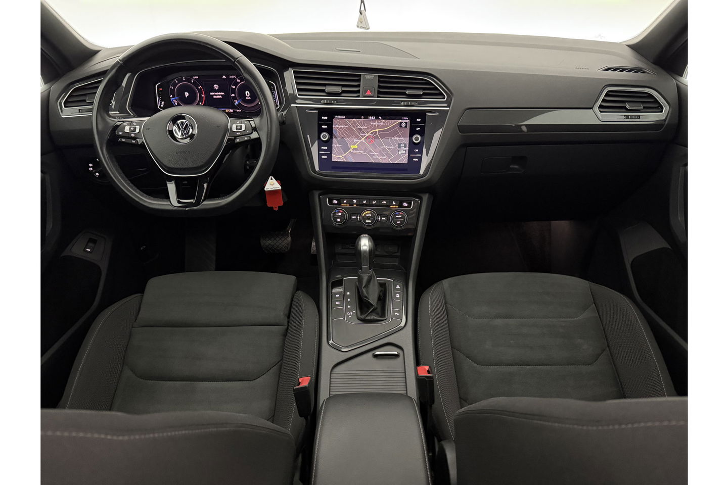 Volkswagen Tiguan 1.5 TSI 150PK ACT R-Line Pano LED Virtual Clima Cruise Carplay Navi PDC 19"LMV