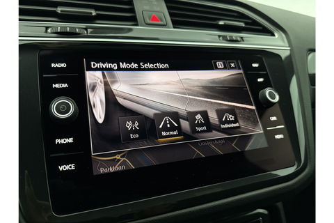 Volkswagen Tiguan 1.5 TSI 150PK ACT R-Line Pano LED Virtual Clima Cruise Carplay Navi PDC 19"LMV