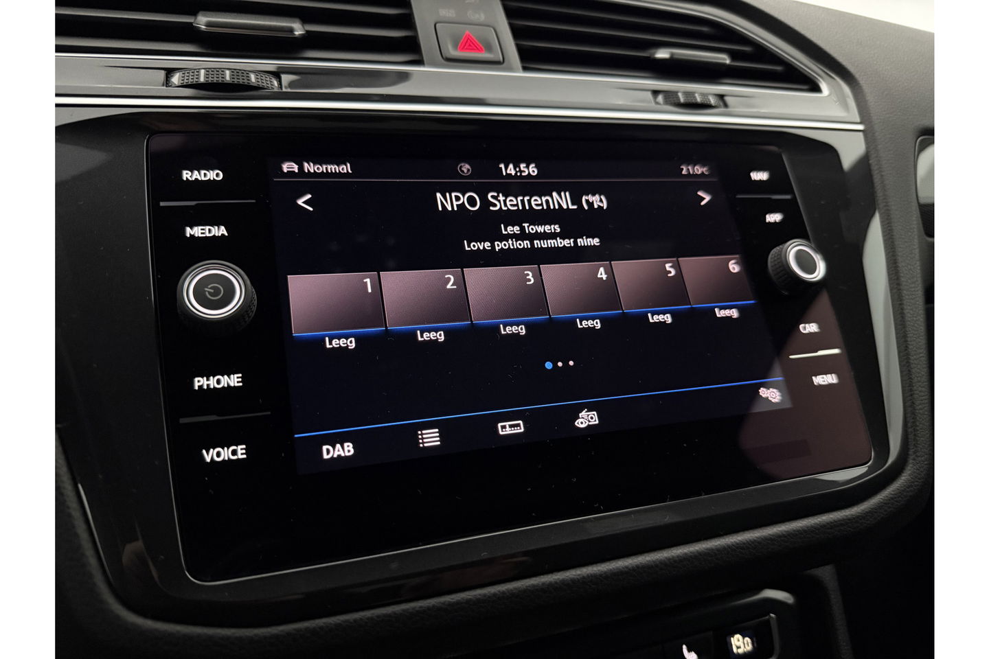 Volkswagen Tiguan 1.5 TSI 150PK ACT R-Line Pano LED Virtual Clima Cruise Carplay Navi PDC 19"LMV