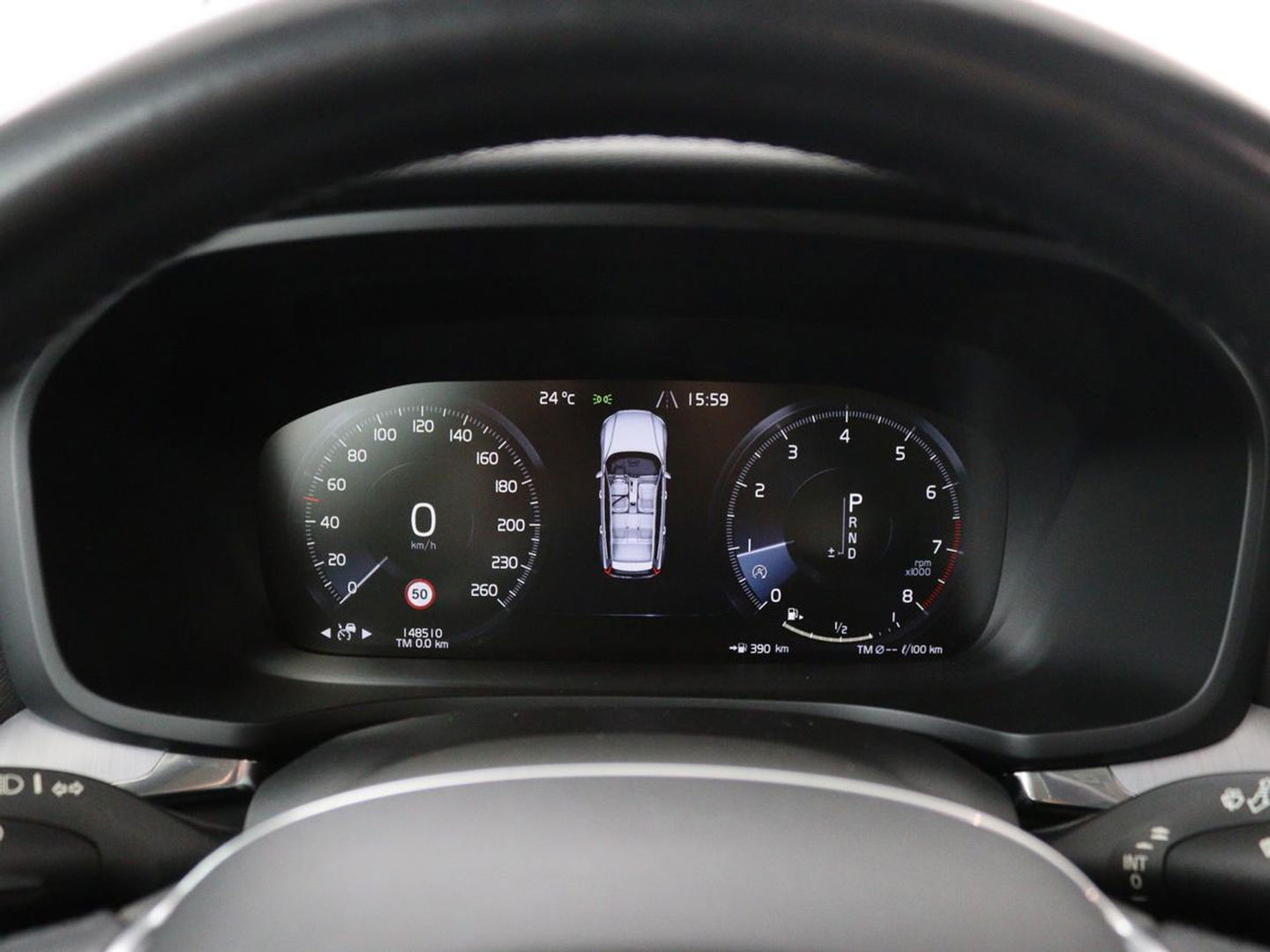Volvo V60 2.0 T5 Momentum | Leder | Trekhaak | Stoelverwarming | LMV 20 inch | Harman/Kardon | Adaptive cruise | DAB+