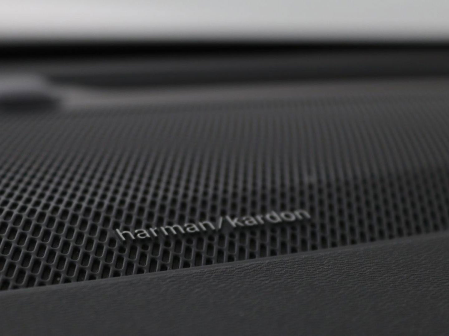 Volvo V60 2.0 T5 Momentum | Leder | Trekhaak | Stoelverwarming | LMV 20 inch | Harman/Kardon | Adaptive cruise | DAB+