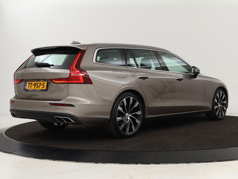 Volvo V60 2.0 T5 Momentum | Leder | Trekhaak | Stoelverwarming | LMV 20 inch | Harman/Kardon | Adaptive cruise | DAB+