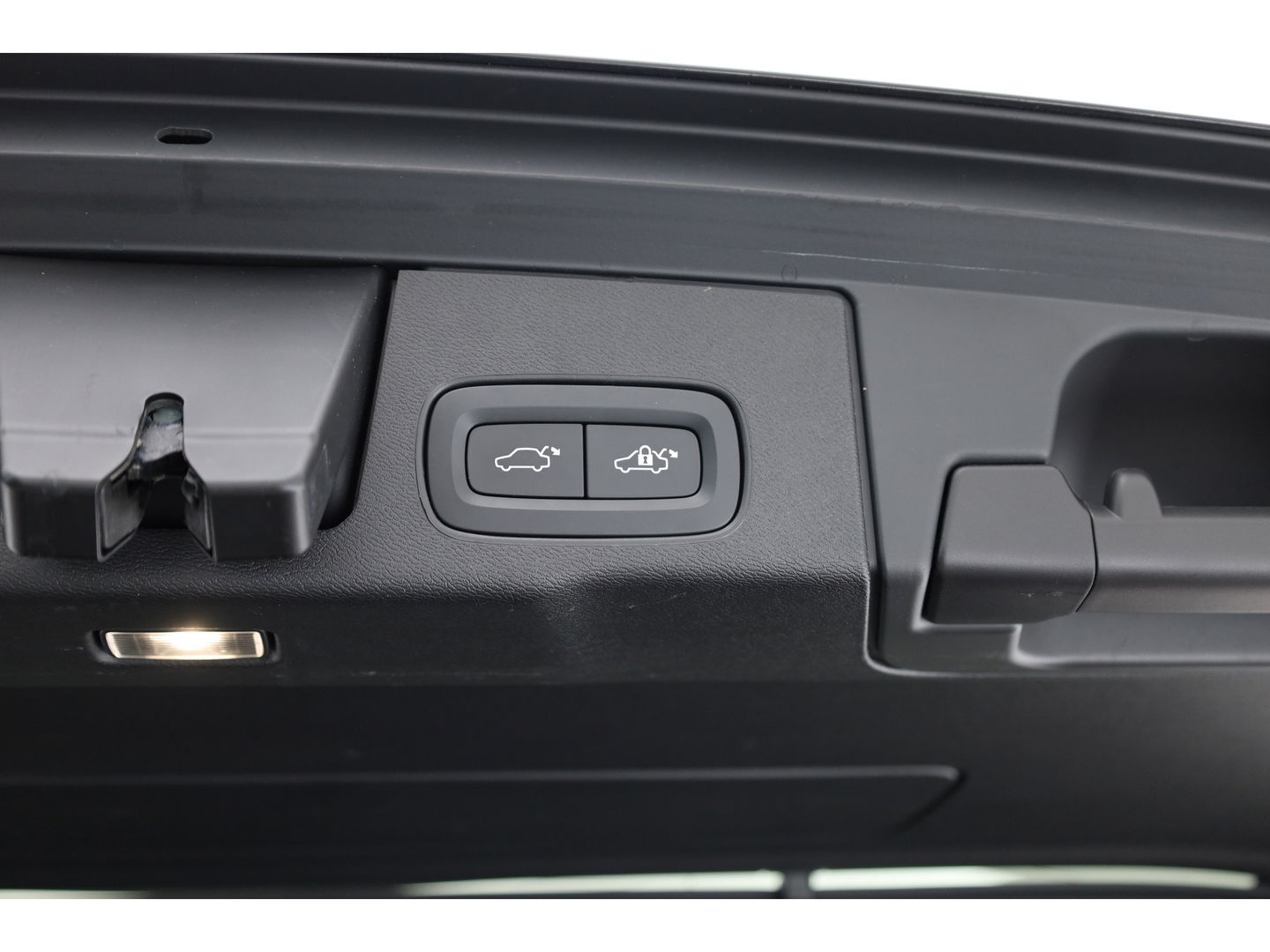 Volvo XC60 T6 Recharge Core | Pano | Pilot Assist | Camera | Stoel- Stuurverw. | Google info.