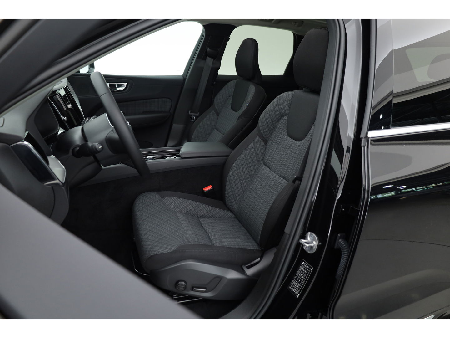 Volvo XC60 T6 Recharge Core | Pano | Pilot Assist | Camera | Stoel- Stuurverw. | Google info.