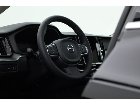 Volvo XC60 T6 Recharge Core | Pano | Pilot Assist | Camera | Stoel- Stuurverw. | Google info.