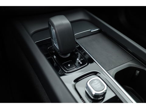 Volvo XC60 T6 Recharge Core | Pano | Pilot Assist | Camera | Stoel- Stuurverw. | Google info.
