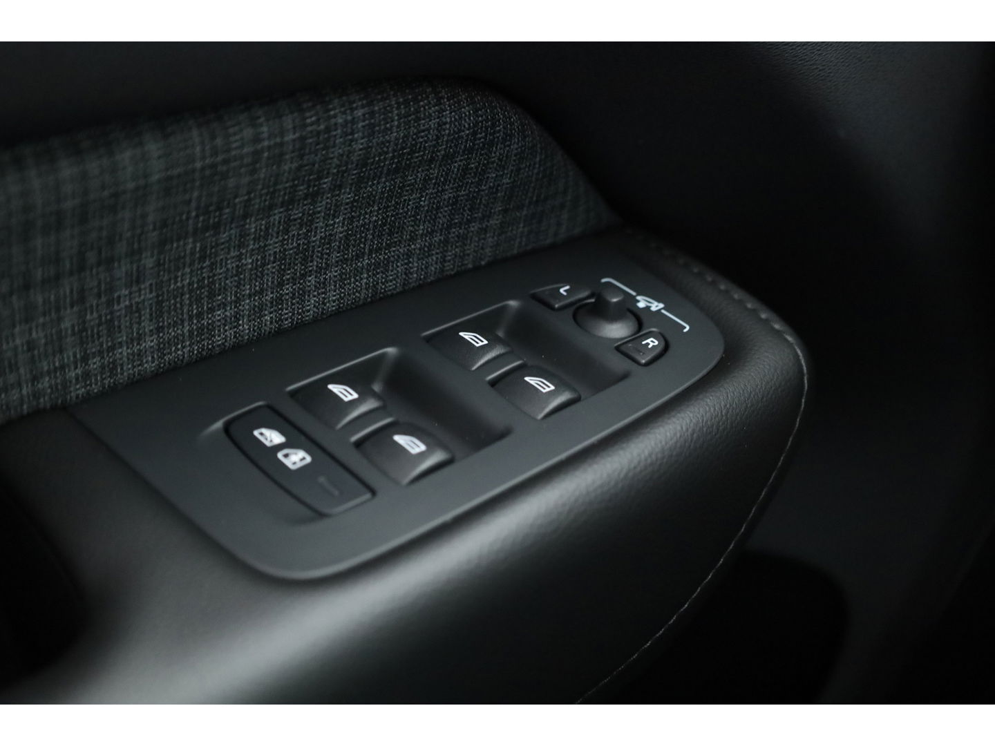 Volvo XC60 T6 Recharge Core | Pano | Pilot Assist | Camera | Stoel- Stuurverw. | Google info.