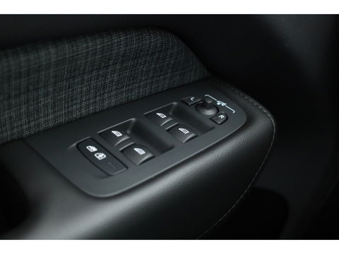 Volvo XC60 T6 Recharge Core | Pano | Pilot Assist | Camera | Stoel- Stuurverw. | Google info.