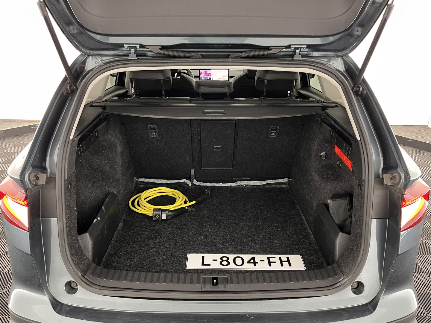 Škoda Enyaq iV 80 [ 3-Fase ] (INCL-BTW) *PANO | FULL-LEATHER | HEAD-UP | ADAPT.CRUISE | MEMORY-PACK | FULL-LED | DIGI-COCKPIT | BLIND-SPOT | NAVI-FULLMAP | KEYLESS | CAMERA | COMFORT-SEATS | KEYLESS | AMBIENT-LIGHT | 19'