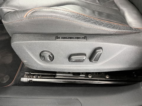 Škoda Enyaq iV 80 [ 3-Fase ] (INCL-BTW) *PANO | FULL-LEATHER | HEAD-UP | ADAPT.CRUISE | MEMORY-PACK | FULL-LED | DIGI-COCKPIT | BLIND-SPOT | NAVI-FULLMAP | KEYLESS | CAMERA | COMFORT-SEATS | KEYLESS | AMBIENT-LIGHT | 19'