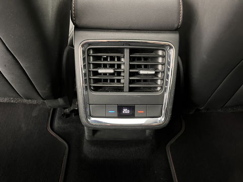 Škoda Enyaq iV 80 [ 3-Fase ] (INCL-BTW) *PANO | FULL-LEATHER | HEAD-UP | ADAPT.CRUISE | MEMORY-PACK | FULL-LED | DIGI-COCKPIT | BLIND-SPOT | NAVI-FULLMAP | KEYLESS | CAMERA | COMFORT-SEATS | KEYLESS | AMBIENT-LIGHT | 19'