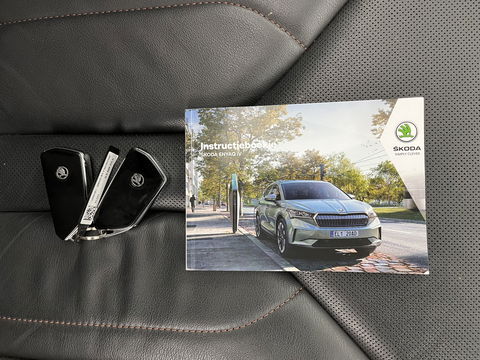 Škoda Enyaq iV 80 [ 3-Fase ] (INCL-BTW) *PANO | FULL-LEATHER | HEAD-UP | ADAPT.CRUISE | MEMORY-PACK | FULL-LED | DIGI-COCKPIT | BLIND-SPOT | NAVI-FULLMAP | KEYLESS | CAMERA | COMFORT-SEATS | KEYLESS | AMBIENT-LIGHT | 19'