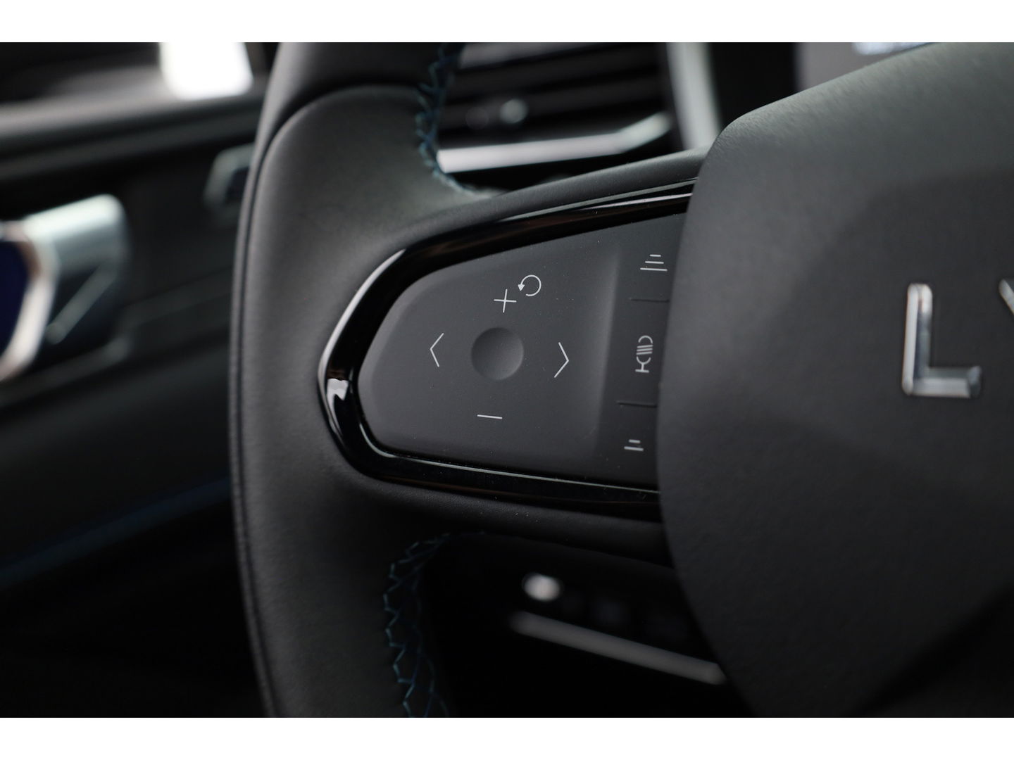 Lynk & Co 01 1.5 | Pano | 360cam | Zwarte hemel | Adapt. Cruise | Keyless | Infinity audio