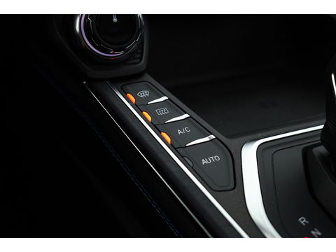Lynk & Co 01 1.5 | Pano | 360cam | Zwarte hemel | Adapt. Cruise | Keyless | Infinity audio