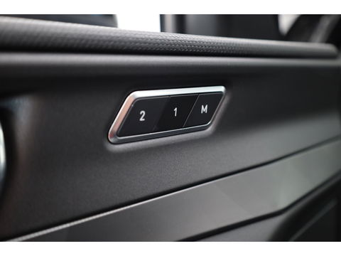 Lynk & Co 01 1.5 | Pano | 360cam | Zwarte hemel | Adapt. Cruise | Keyless | Infinity audio