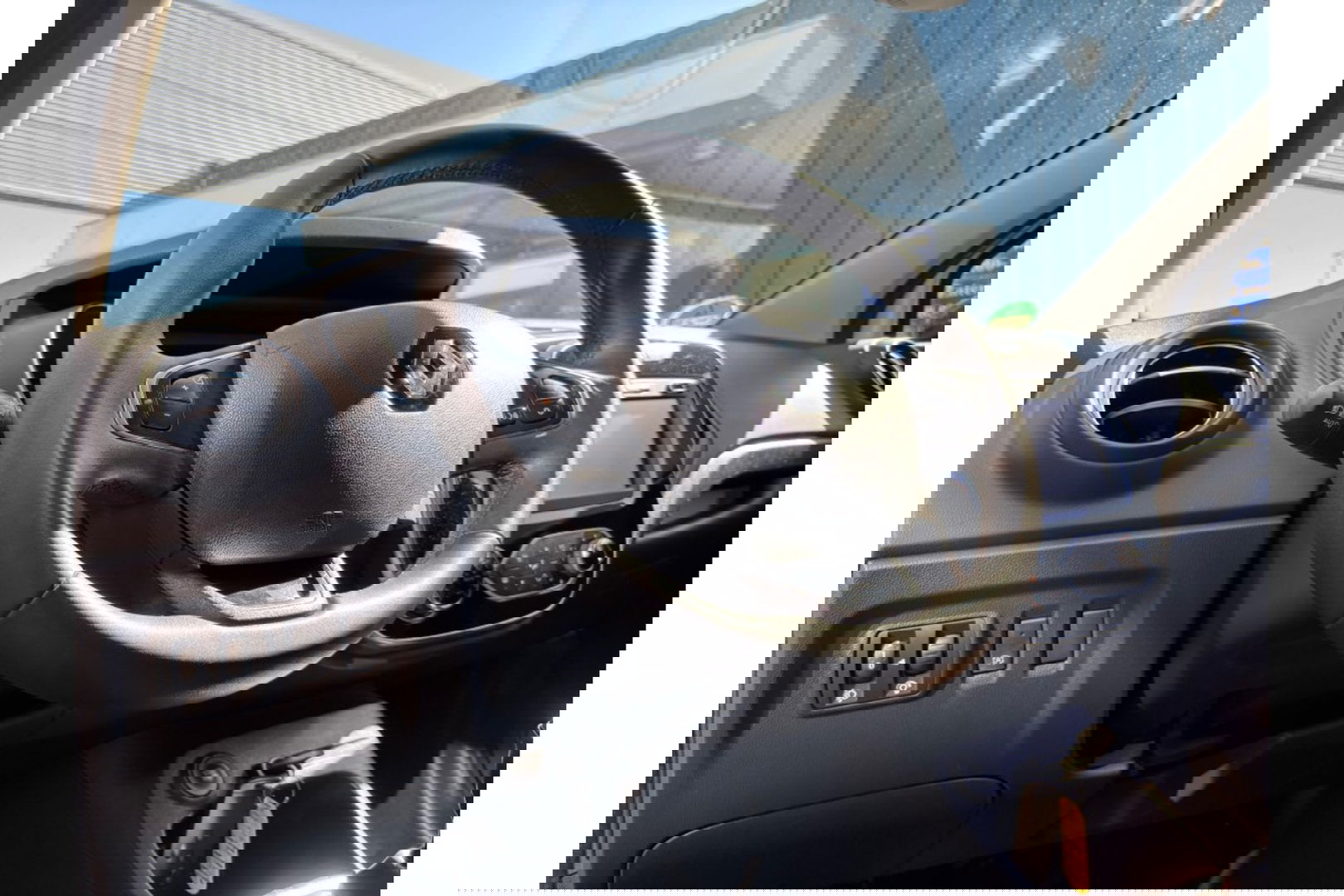 Renault Captur 0.9 TCE INTENS 90PK AIRCO NAVI PDC LMV