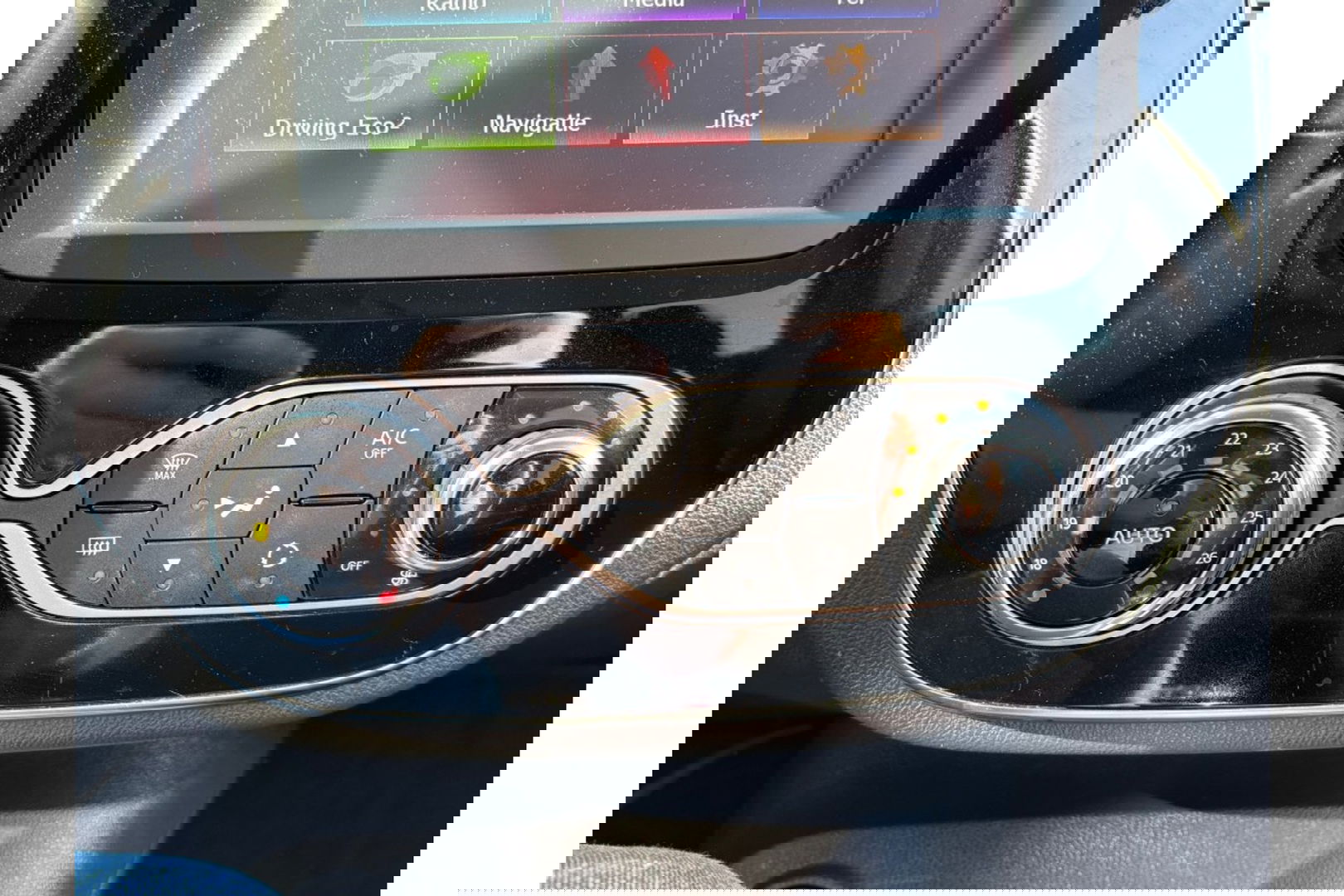 Renault Captur 0.9 TCE INTENS 90PK AIRCO NAVI PDC LMV