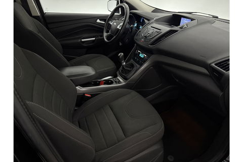 Ford Kuga 1.5 Titanium 150PK Clima Trekhaak Navigatie PDC 17"LMV Stoelverwarming