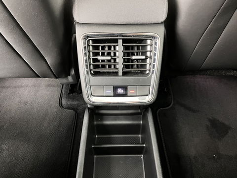 Škoda Enyaq iV 80 (INCL.BTW) *DIGI-COCKPIT | FULL-LED | 1/2LEATHER | BLINDSPOT | CAMERA | NAVI-FULLMAP | DAB+ | KEYLESS | 19''ALU*